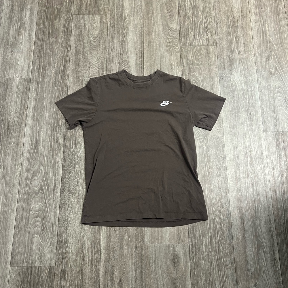 Nike Men's Sportswear Club T-Shirt Crewneck Shirt Brown Size M